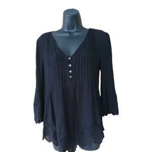 Venus Black scalloped lace 3\4 belle sleeve tunic sz M.